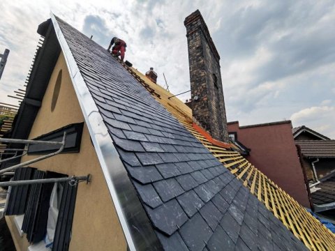 Rénovation de couverture en ardoise à Fontainebleau 